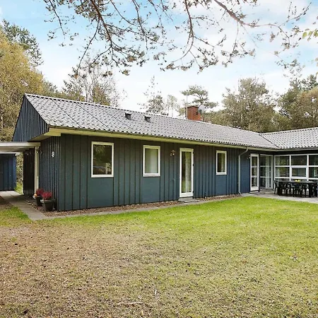 Four-bedroom Holiday In Hadsund 1 *